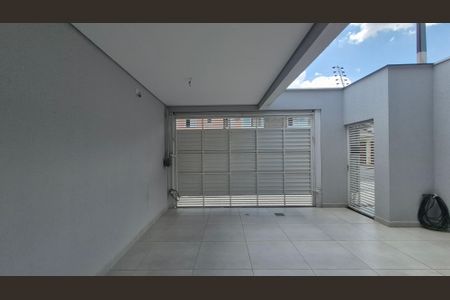Casa à venda com 85m², 2 quartos e 2 vagasVista