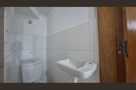 Casa à venda com 85m², 2 quartos e 2 vagasLavabo