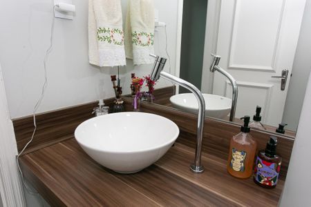 Lavabo de casa de condomínio à venda com 3 quartos, 162m² em Jardim Textil, São Paulo