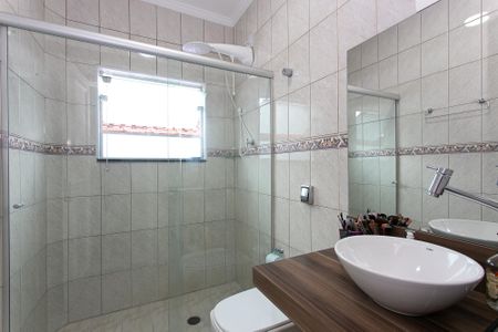 Casa de condomínio à venda com 162m², 3 quartos e 2 vagas Casa de condomínio à venda com 162m², 3 quartos e 2 vagasBanheiro Social