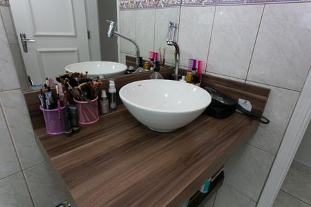 Casa de condomínio à venda com 162m², 3 quartos e 2 vagas Casa de condomínio à venda com 162m², 3 quartos e 2 vagasBanheiro Social