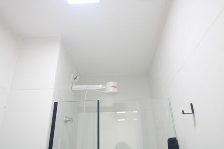 Banheiro Social de apartamento para alugar com 2 quartos, 34m² em Veleiros, São Paulo