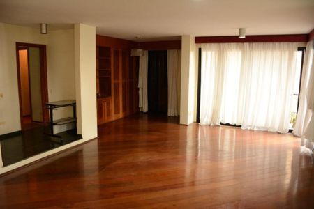 Apartamento para alugar com 4 quartos, 195m² em Higienópolis, São Paulo