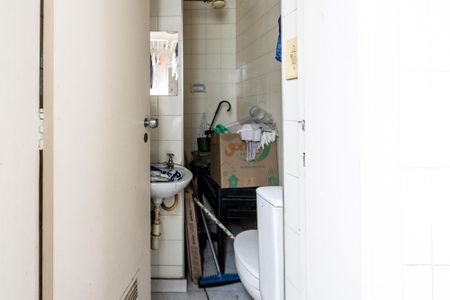 Banheiro de Serviço de apartamento à venda com 3 quartos, 115m² em Perdizes, São Paulo