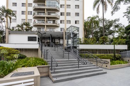 Apartamento à venda com 115m², 3 quartos e 2 vagas Apartamento à venda com 115m², 3 quartos e 2 vagasFachada do Condomínio