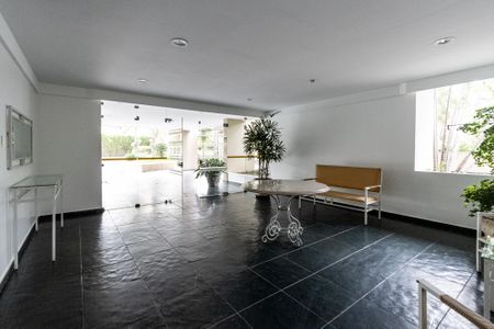 Apartamento à venda com 115m², 3 quartos e 2 vagas Apartamento à venda com 115m², 3 quartos e 2 vagasHall do prédio