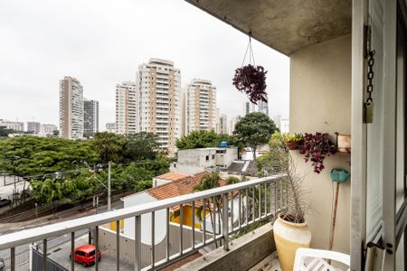 Apartamento à venda com 115m², 3 quartos e 2 vagas Apartamento à venda com 115m², 3 quartos e 2 vagasVaranda