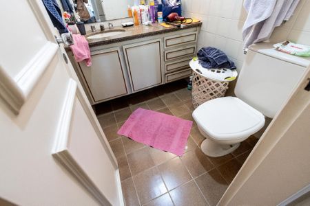 Apartamento à venda com 115m², 3 quartos e 2 vagas Apartamento à venda com 115m², 3 quartos e 2 vagasBanheiro do Corredor