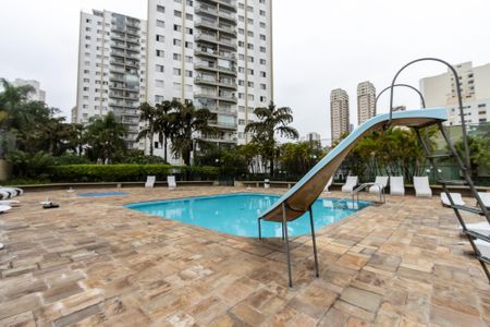 Apartamento à venda com 115m², 3 quartos e 2 vagas Apartamento à venda com 115m², 3 quartos e 2 vagasPiscina