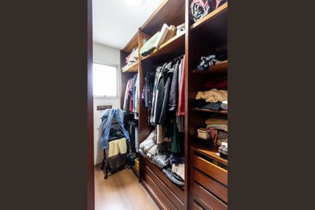 Apartamento à venda com 115m², 3 quartos e 2 vagas Apartamento à venda com 115m², 3 quartos e 2 vagasQuarto 1 - Closet da Suite