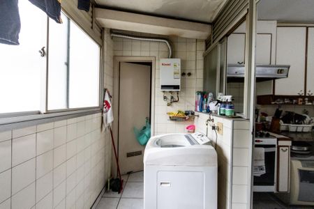 Apartamento à venda com 115m², 3 quartos e 2 vagas Apartamento à venda com 115m², 3 quartos e 2 vagasÁrea de Serviço