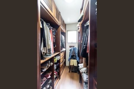 Apartamento à venda com 115m², 3 quartos e 2 vagas Apartamento à venda com 115m², 3 quartos e 2 vagasQuarto 1 - Closet da Suite