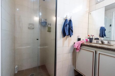 Apartamento à venda com 115m², 3 quartos e 2 vagas Apartamento à venda com 115m², 3 quartos e 2 vagasBanheiro do Corredor