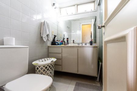 Apartamento à venda com 115m², 3 quartos e 2 vagas Apartamento à venda com 115m², 3 quartos e 2 vagasQuarto 1 - Banheiro da Suite