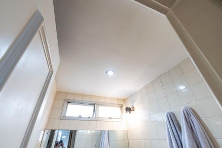 Apartamento à venda com 115m², 3 quartos e 2 vagas Apartamento à venda com 115m², 3 quartos e 2 vagasBanheiro do Corredor
