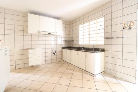 Casa para alugar com 140m², 3 quartos e 3 vagasCozinha