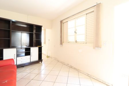 Sala de casa para alugar com 3 quartos, 140m² em Tibery, Uberlândia