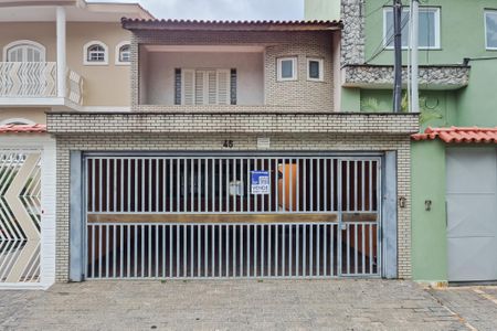 Casa à venda com 253m², 4 quartos e 2 vagasFachada