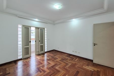Casa à venda com 253m², 4 quartos e 2 vagasSuíte 1