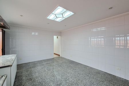 Casa à venda com 253m², 4 quartos e 2 vagasCozinha - Armários