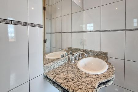 Casa à venda com 253m², 4 quartos e 2 vagasBanheiro da Suíte 3