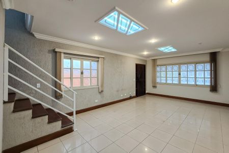 Casa à venda com 253m², 4 quartos e 2 vagasSala