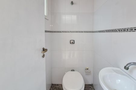 Casa à venda com 253m², 4 quartos e 2 vagasBanheiro de serviço