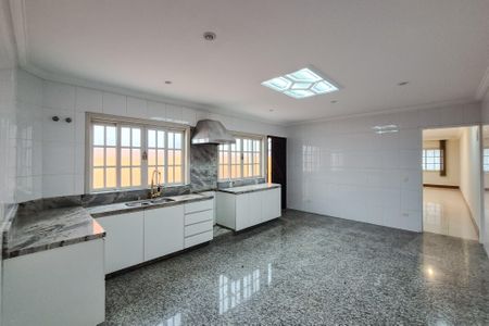 Casa à venda com 253m², 4 quartos e 2 vagasCozinha - Armários