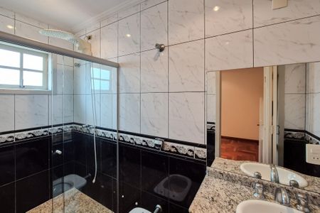 Casa à venda com 253m², 4 quartos e 2 vagasBanheiro da Suíte 2