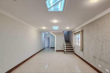 Casa à venda com 253m², 4 quartos e 2 vagasSala