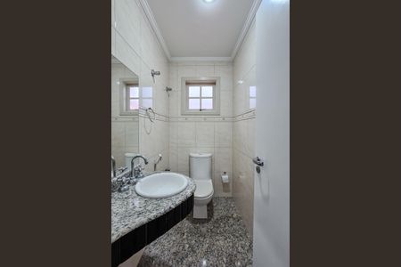 Casa à venda com 253m², 4 quartos e 2 vagasLavabo