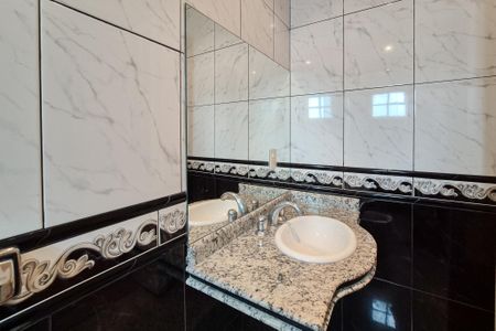 Casa à venda com 253m², 4 quartos e 2 vagasBanheiro da Suíte 2