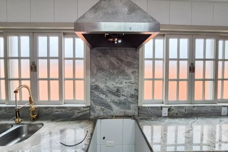 Casa à venda com 253m², 4 quartos e 2 vagasCozinha - Armários