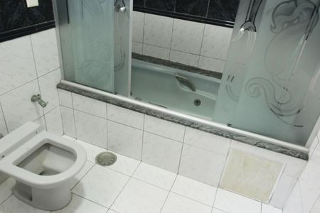 Casa para alugar com 229m², 3 quartos e 2 vagasBanheiro da Suíte