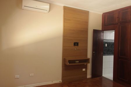 Casa para alugar com 229m², 3 quartos e 2 vagasSuite