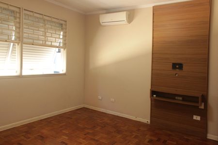 Casa para alugar com 229m², 3 quartos e 2 vagasSuite