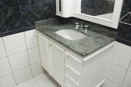 Casa para alugar com 229m², 3 quartos e 2 vagasBanheiro da Suíte