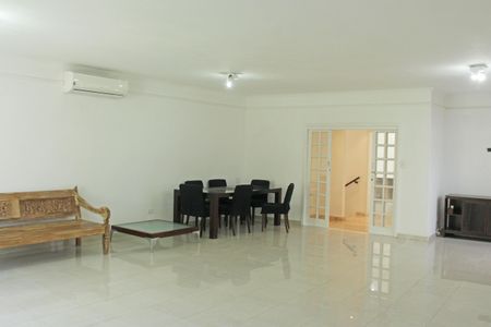 Casa para alugar com 229m², 3 quartos e 2 vagasSala