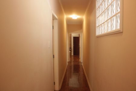 Casa para alugar com 229m², 3 quartos e 2 vagasCorredor