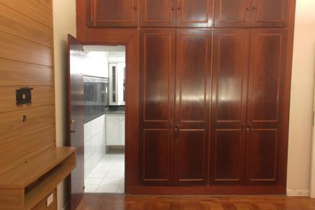 Casa para alugar com 229m², 3 quartos e 2 vagasSuite