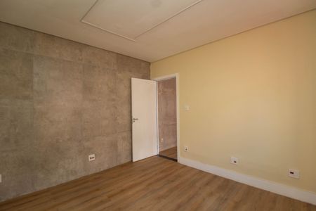 Casa à venda com 408m², 2 quartos e 8 vagasQuarto 