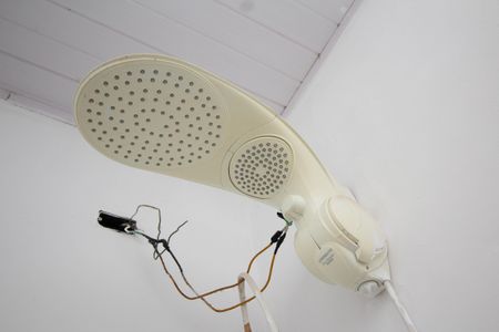 Casa à venda com 408m², 2 quartos e 8 vagasBanheiro