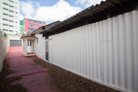 Casa à venda com 408m², 2 quartos e 8 vagasQuintal