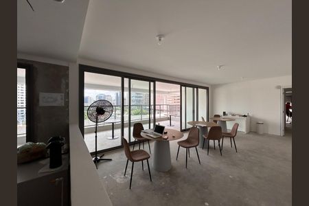 Apartamento à venda com 3 quartos, 244m² em Jardim das Acacias, São Paulo