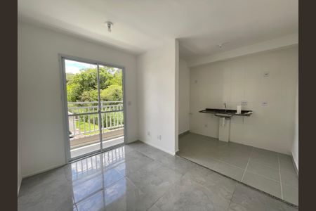 Sala de apartamento para alugar com 2 quartos, 45m² em Jardim Pioneira, Cotia