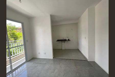 Sala de apartamento para alugar com 2 quartos, 45m² em Jardim Pioneira, Cotia