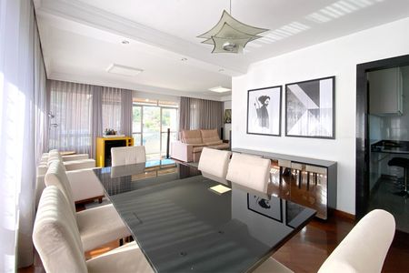 Apartamento à venda com 140m², 3 quartos e 2 vagasSala