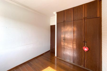 Apartamento à venda com 140m², 3 quartos e 2 vagasQuarto 2