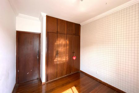 Apartamento à venda com 140m², 3 quartos e 2 vagasQuarto 2