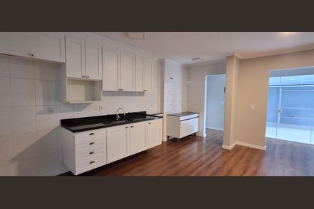 Apartamento para alugar com 66m², 2 quartos e 1 vagaCozinha 